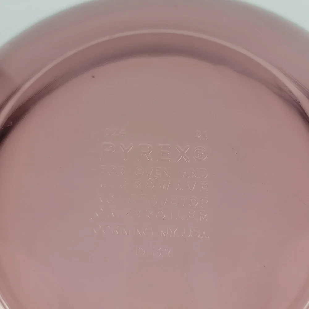 Pyrex Visions Cranberry Glass Casserole Dish with Lid 2 Qt Round 024 Purple USA